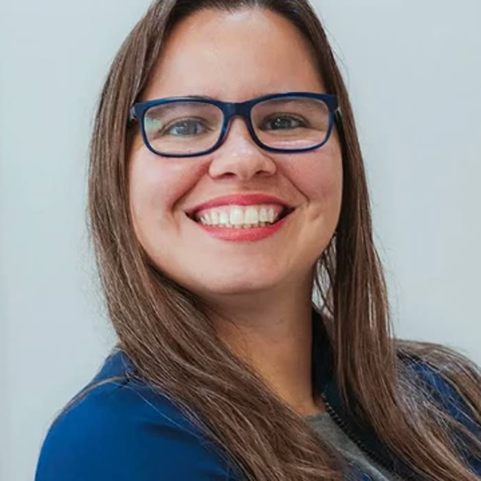 Dra. Roberta Teles em atendimento